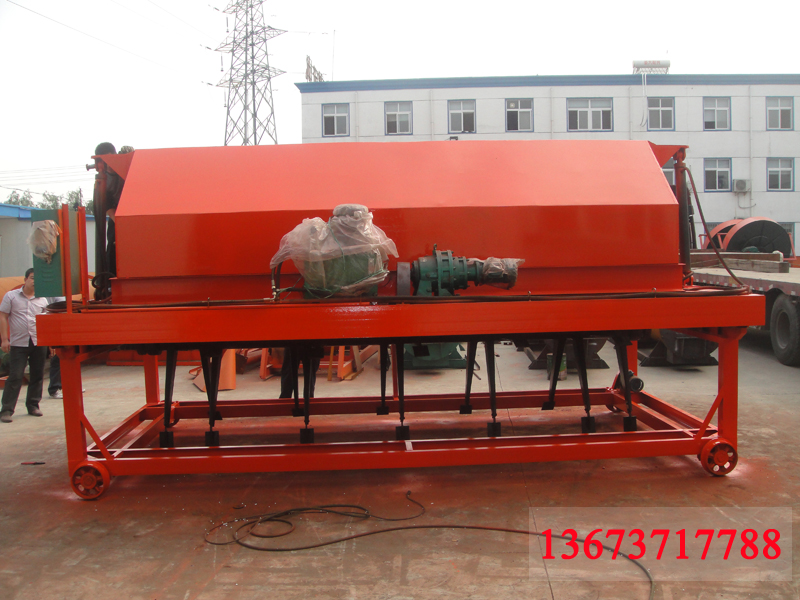 11_堆肥發(fā)酵翻堆機(jī)-1